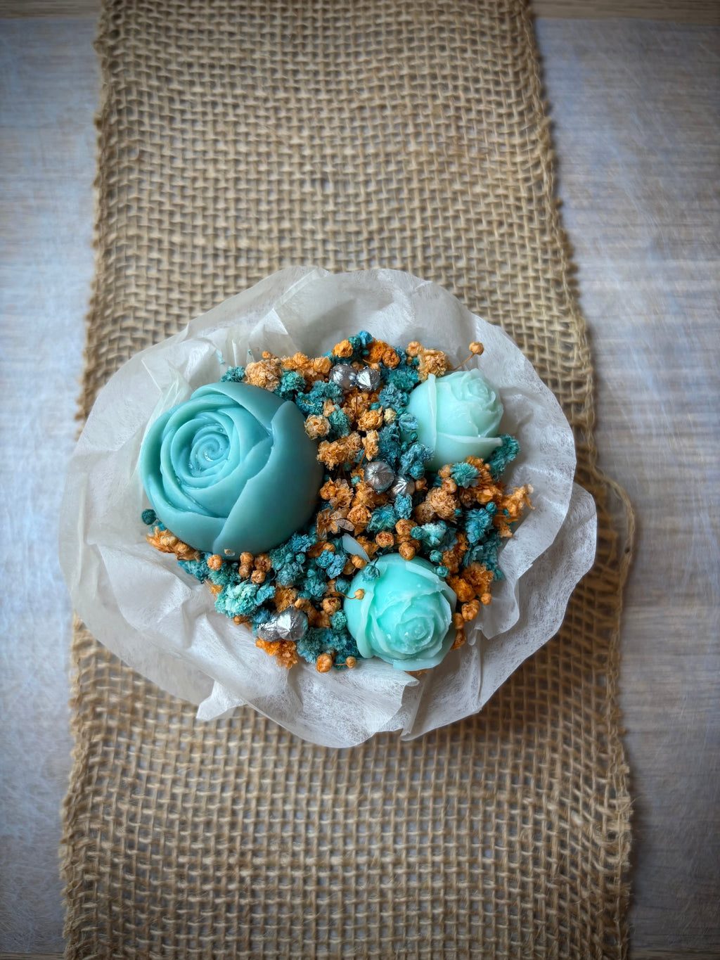 Bouquet de fondants Fleur d'oranger turquoise – vue de dessus – Flamme & parfums