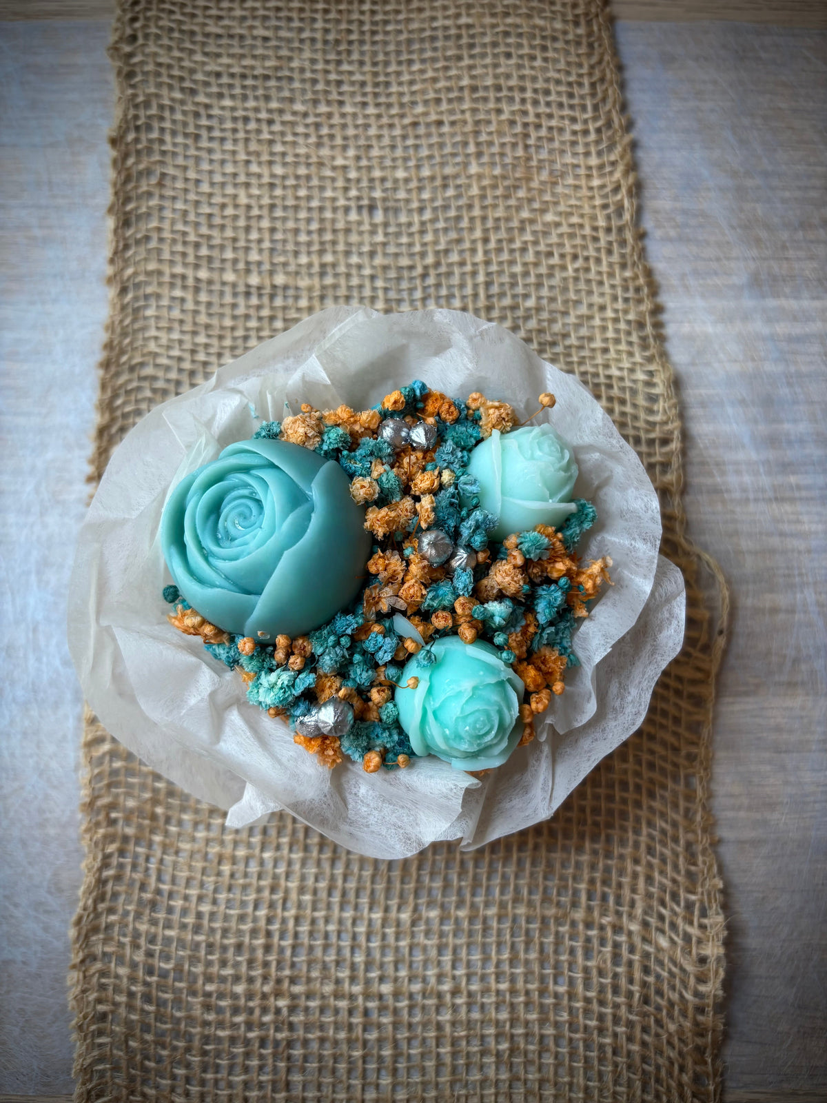 Bouquet de fondants Fleur d'oranger turquoise – vue de dessus – Flamme & parfums