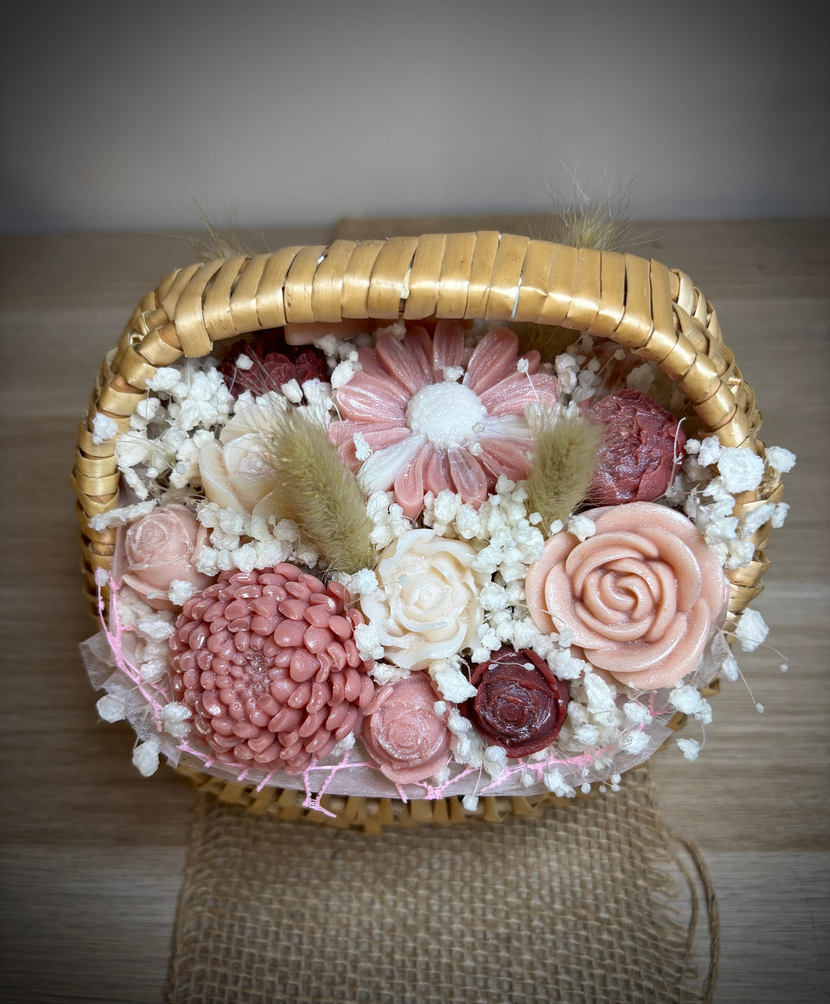 Panier de fondants Fleur d'acacia – vue de côté – Flamme & parfums