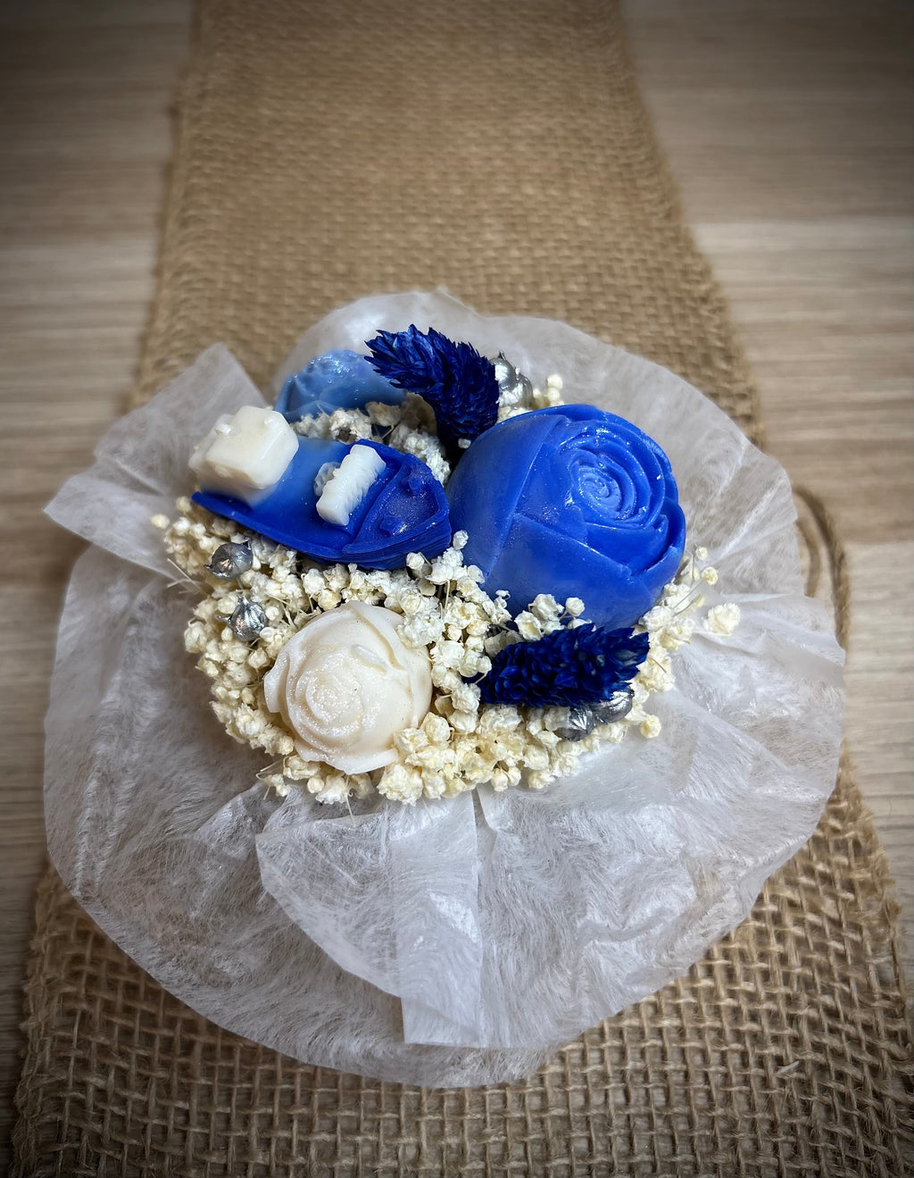 Bouquet de fondants Brise Marine bleu roi et blanc vue de face Flamme & parfums